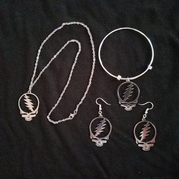 Silver Lightning Skull Earrings - Picture 6 of 8